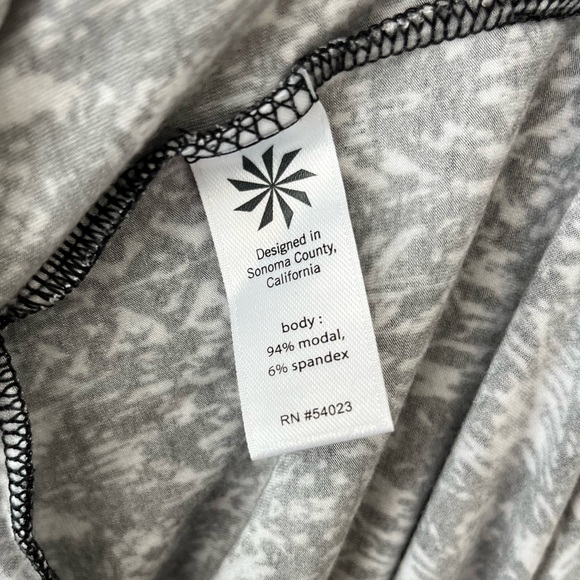 Athleta Black & White Aztec Print Dress- M - Picture 5 of 5